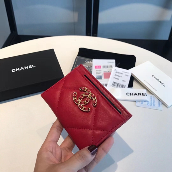 シャネル財布背面デザイン